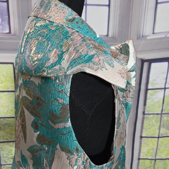 AKIRA Teal and Silver Floral Vest - Picture 4 of 7
